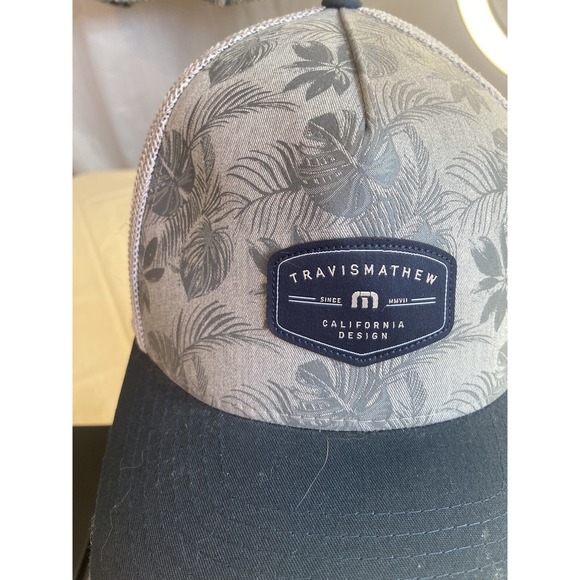 Men's Travis Matthew Tropical Gray Golfing- Trucker Style-Adjustable Hat - Picture 1 of 10